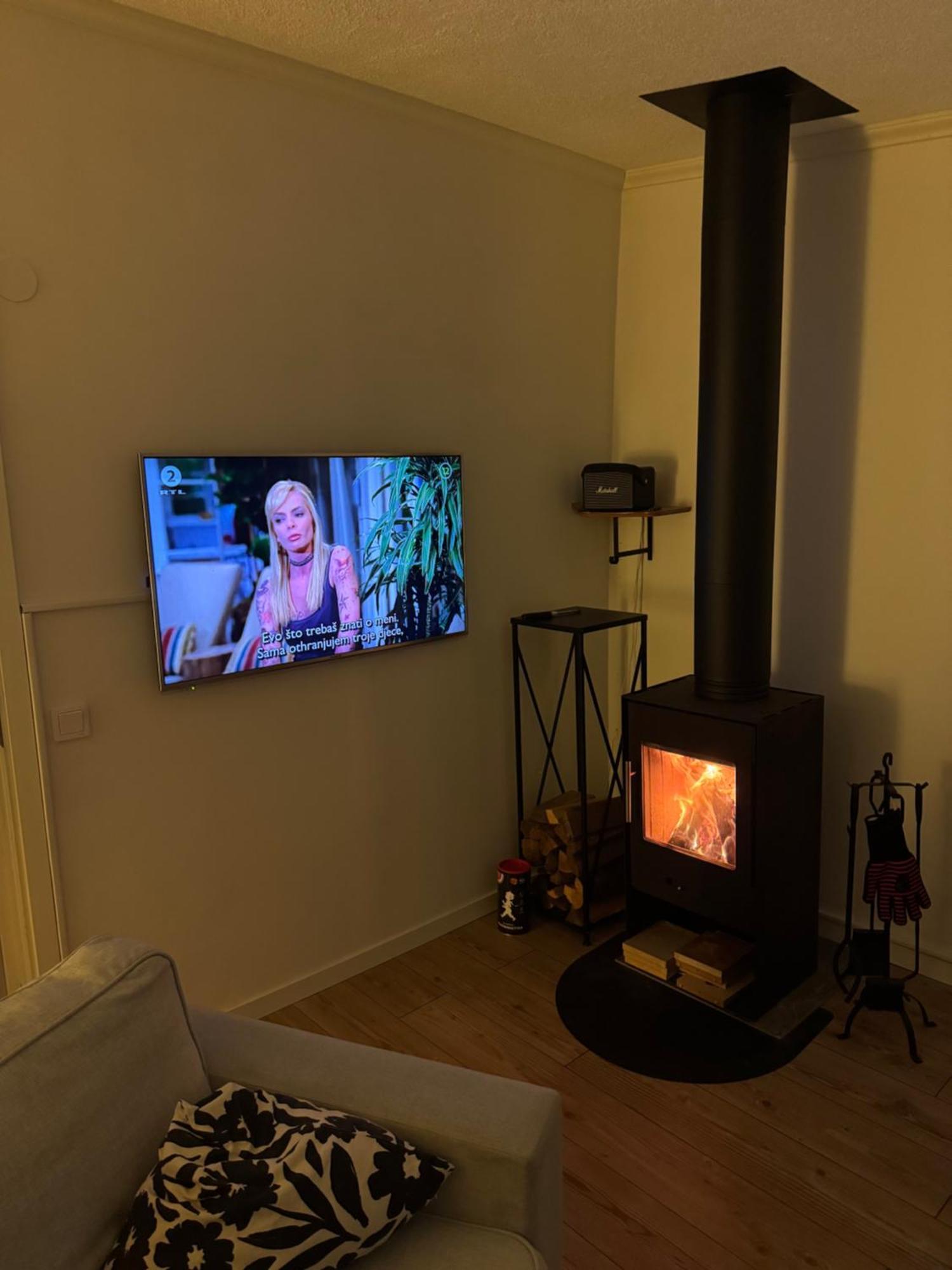 Mysig Stuga I Naevesta Örebro Dış mekan fotoğraf