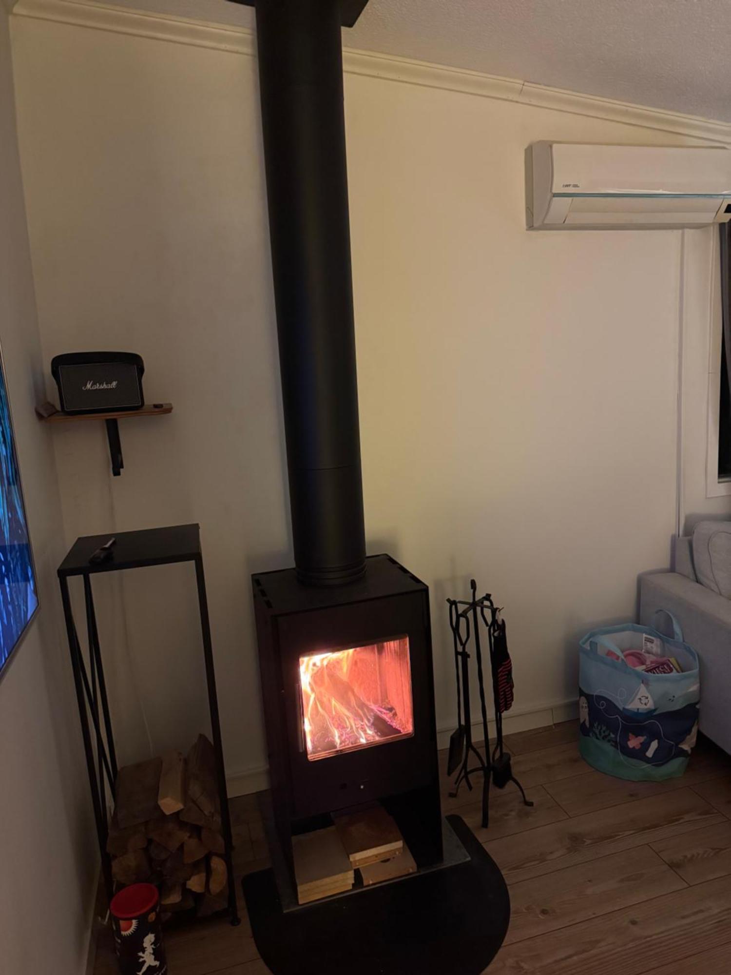 Mysig Stuga I Naevesta Örebro Dış mekan fotoğraf
